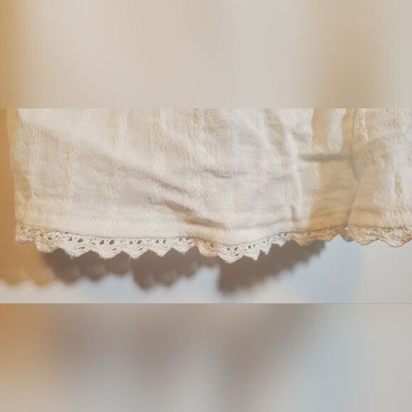 American Eagle Outfitters Cream Eyelet Tank Top - Picture 2 of 8